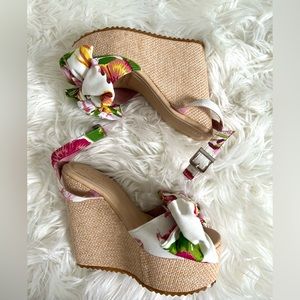 Floral Platforms